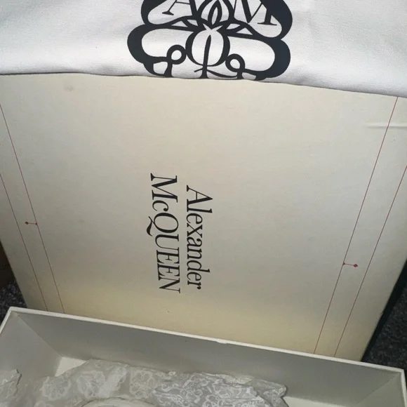 🛍️ High-Top Gray and White Platform Sneakers - Picture 6 of 8